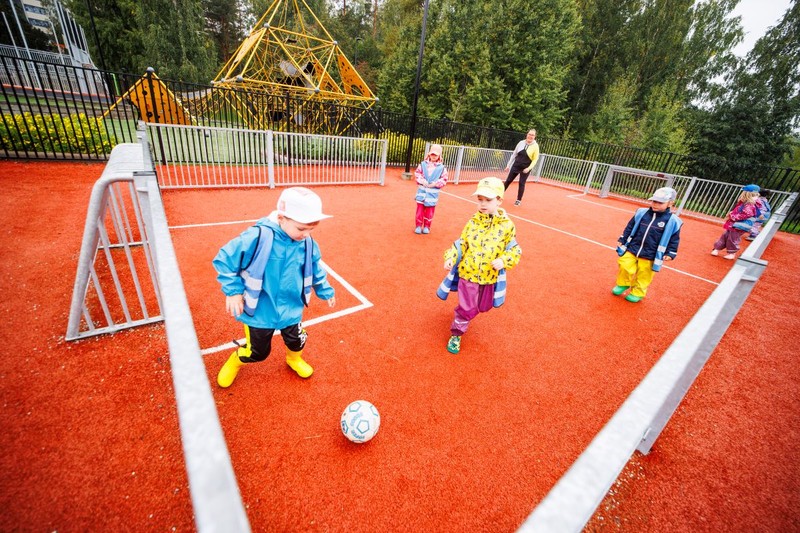 Väitös: Varhaiskasvatusjärjestelmä toimii, mutta perheiden valinnanvapaus ei aina toteudu