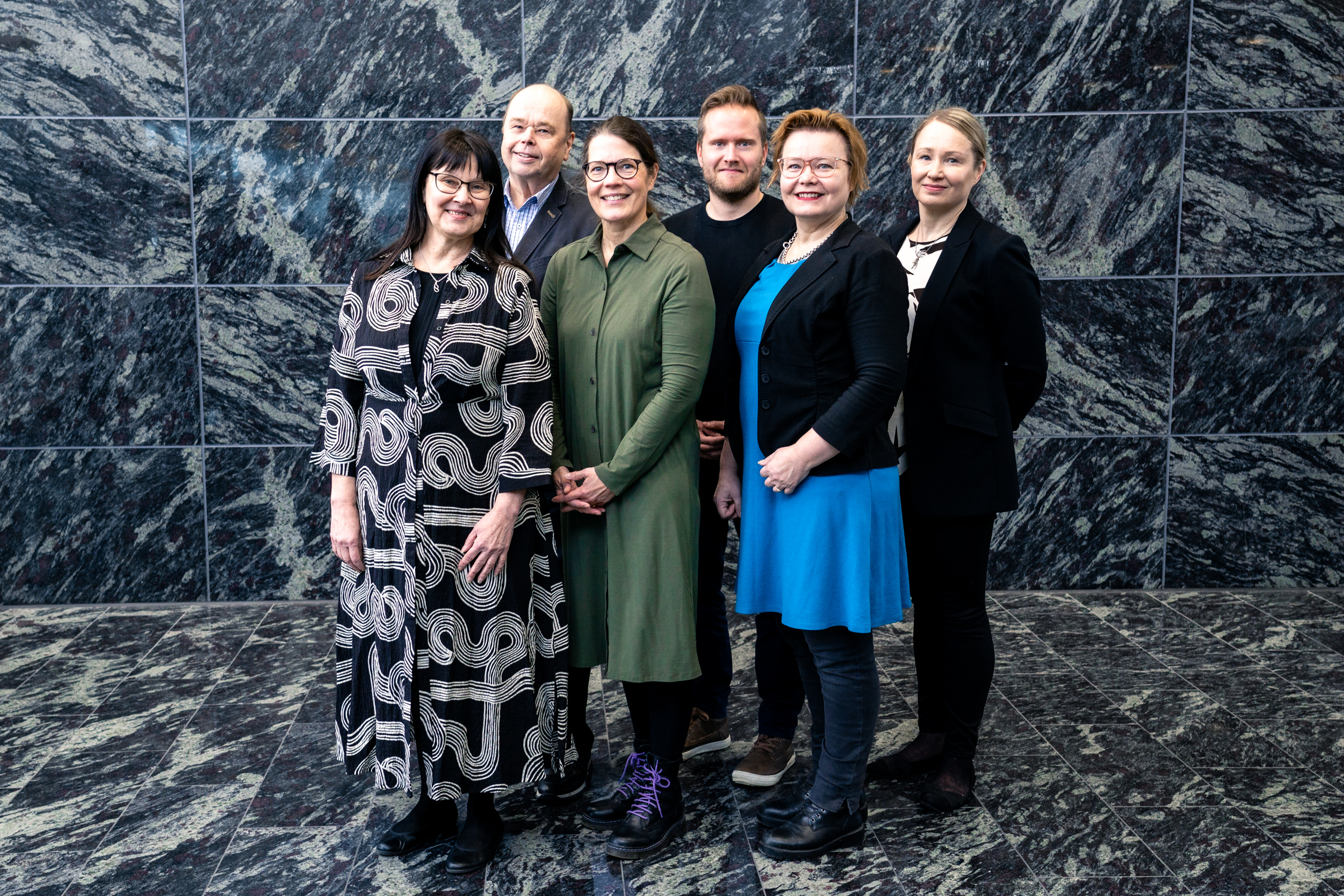 Kuvassa : professori Anna-Maija Poikkeus, professori Jari Lavonen, professori Mirja Tarnanen, Ville Mankki, Minna Huotilainen, Katja Upadyaya